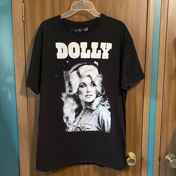 MAD Engine Tops - MAD Engine Black Dolly Graphic Tee